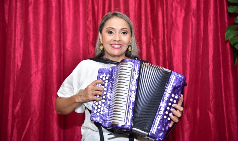 Madeleine Bolano Escobar ocupo el tercer puesto en la categoria Reina Mayor
