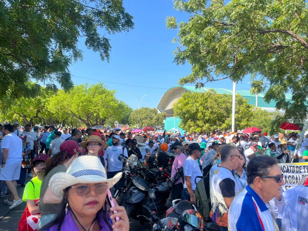 Multitudinaria Marcha en Santa Marta a Favor de Petro y sus Reformas 1 Multitudinaria Marcha en Santa Marta a Favor de Petro y sus Reformas 2
