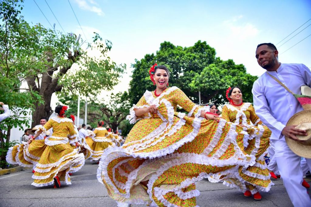 Desfile de Piloneras adornó de música y colorido las calles de Valledupar 1 WhatsApp Image 2024 05 02 at 19.08.52 1