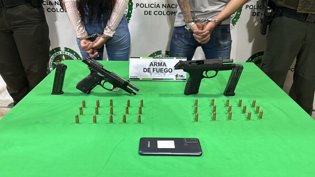 Capturan a una pareja de extranjeros con dos armas de fuego 1 WhatsApp Image 2024 05 06 at 12.51.05 PM 1