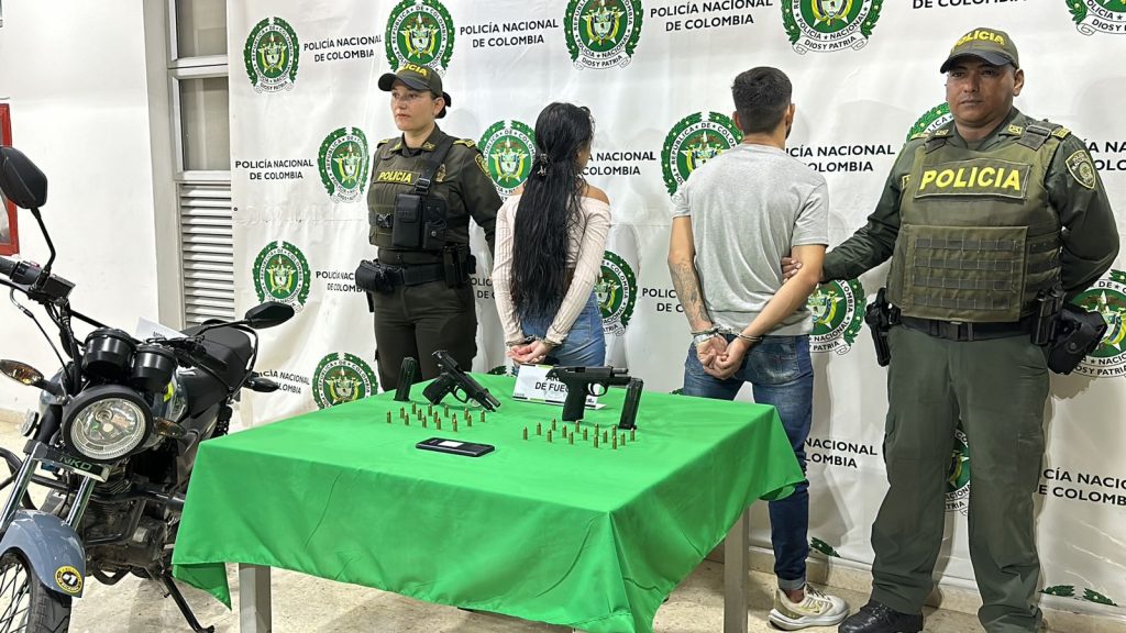 Capturan a una pareja de extranjeros con dos armas de fuego 4 WhatsApp Image 2024 05 06 at 12.51.05 PM
