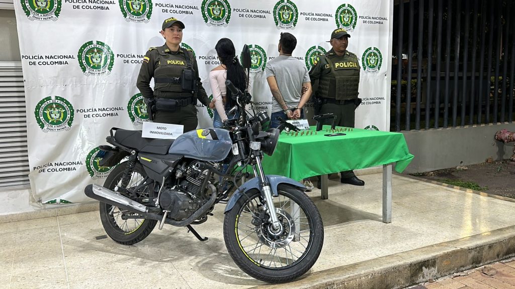 Capturan a una pareja de extranjeros con dos armas de fuego 2 WhatsApp Image 2024 05 06 at 12.51.05 PM 2