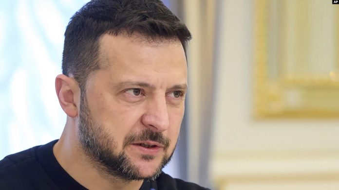 Zelenskyy pospone visitas al extranjero mientras Ucrania enfrenta nueva ofensiva rusa