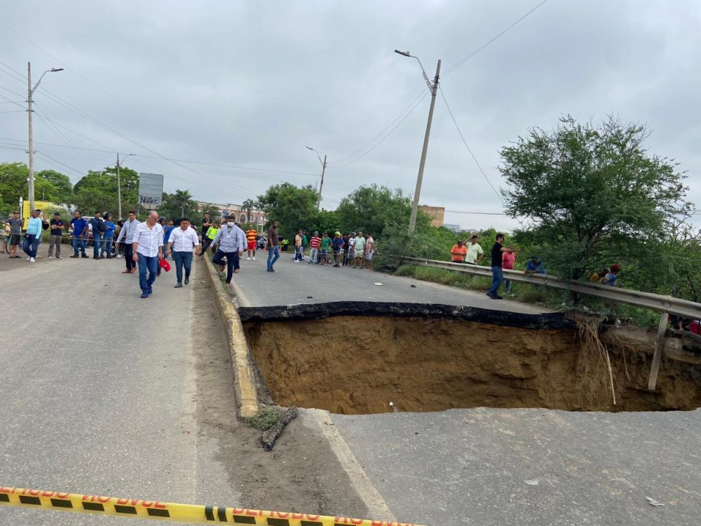 Gobernador del Atlántico aborda colapso del puente de la calle 30 2 e0b5922b e11e 4a9d a85c 4004f283176f