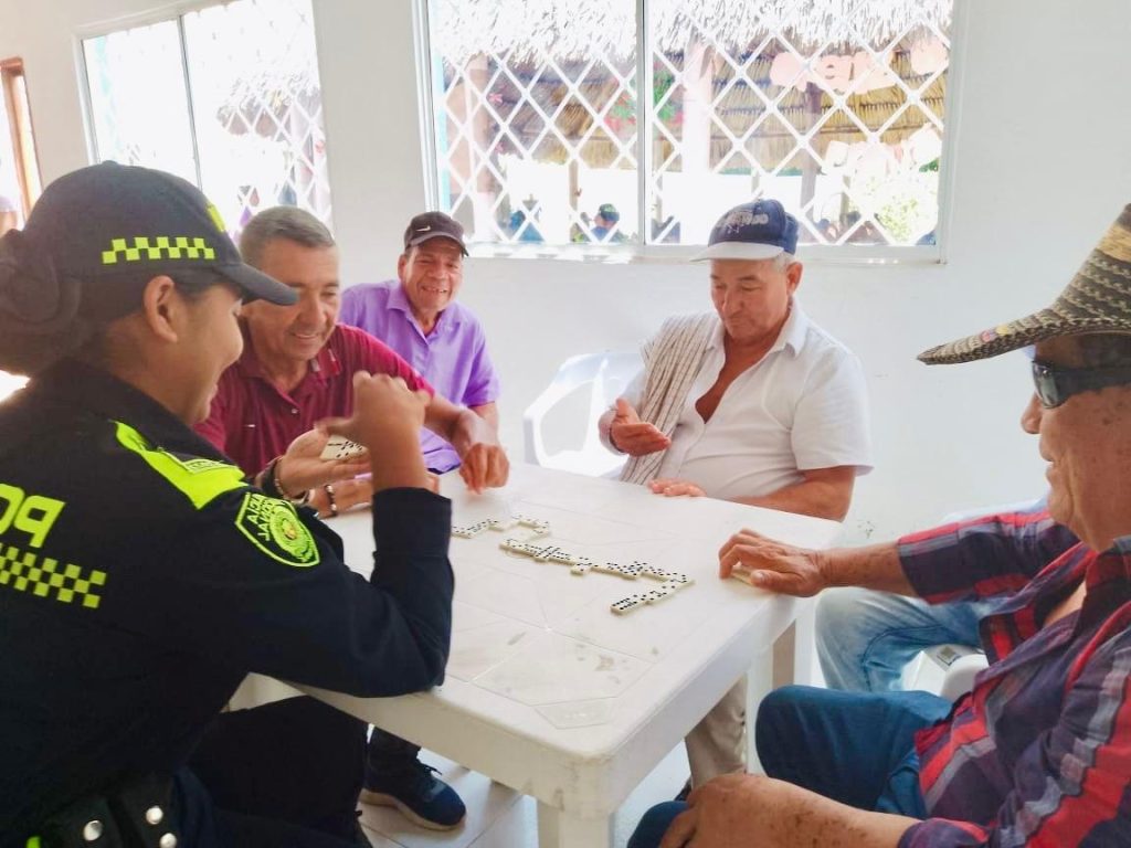 Con la actividad "Cuéntame tu historia Abuelo" Policía celebra el día del padre con los abuelitos de Margarita 4 3ba505d8 fc95 40c7 83af 7cfd6e13621b