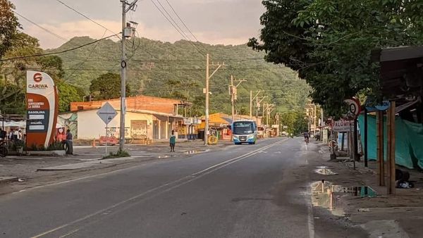 La gran diferencia: El paro armado del 2015 que enfrentó Caicedo haciendo respetar la ciudad. Hoy le faltan pantalones a Pinedo 9 448142549 471985328677122 1411112888783647529 n