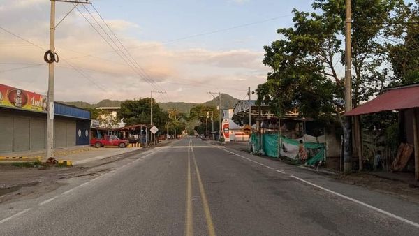 La gran diferencia: El paro armado del 2015 que enfrentó Caicedo haciendo respetar la ciudad. Hoy le faltan pantalones a Pinedo 8 448251589 471985298677125 1070750522392044264 n