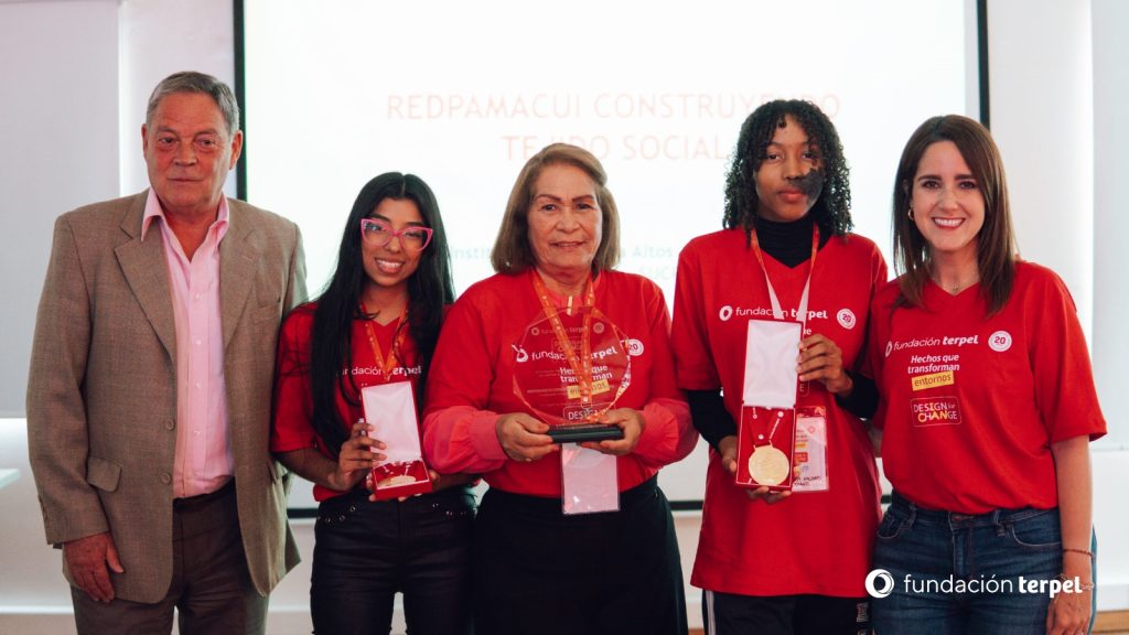 Jóvenes antioqueños que convierten emisiones de CO2 en biocombustible representarán a Colombia en el Encuentro Internacional de Design for Change 2024 1 6c35a47a ec04 4559 8eb7 4698cc8addc3