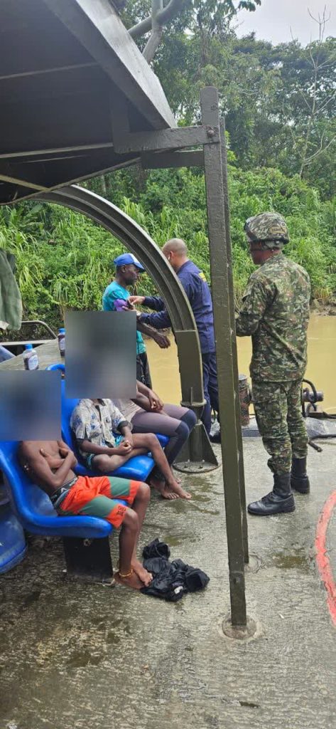 Tres menores y un adulto salvados por la Armada de Colombia tras volcamiento de embarcación en el río Micay 4 7d12ea79 e64c 4c0a be25 14c764703457
