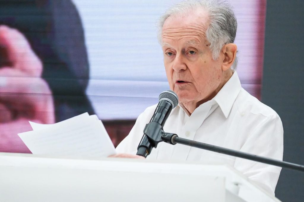 Homenaje a Luis Carlos Sarmiento 6 1