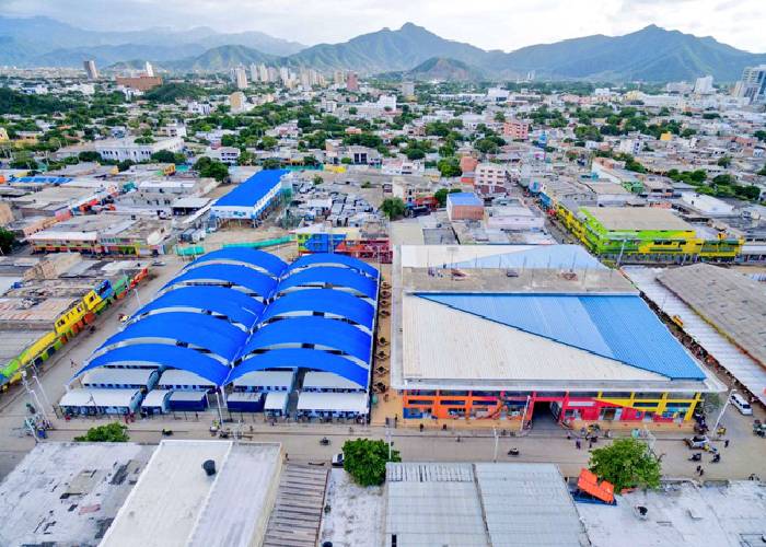 La gran diferencia: El paro armado del 2015 que enfrentó Caicedo haciendo respetar la ciudad. Hoy le faltan pantalones a Pinedo 13 Mercado ahora 0 1 1