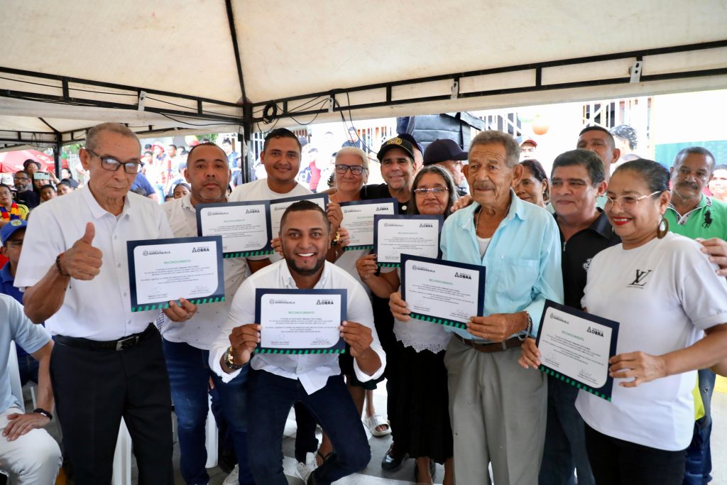 El Santuario estrena vía y pronto estará 100% pavimentado 1 Via en El Santuario 3