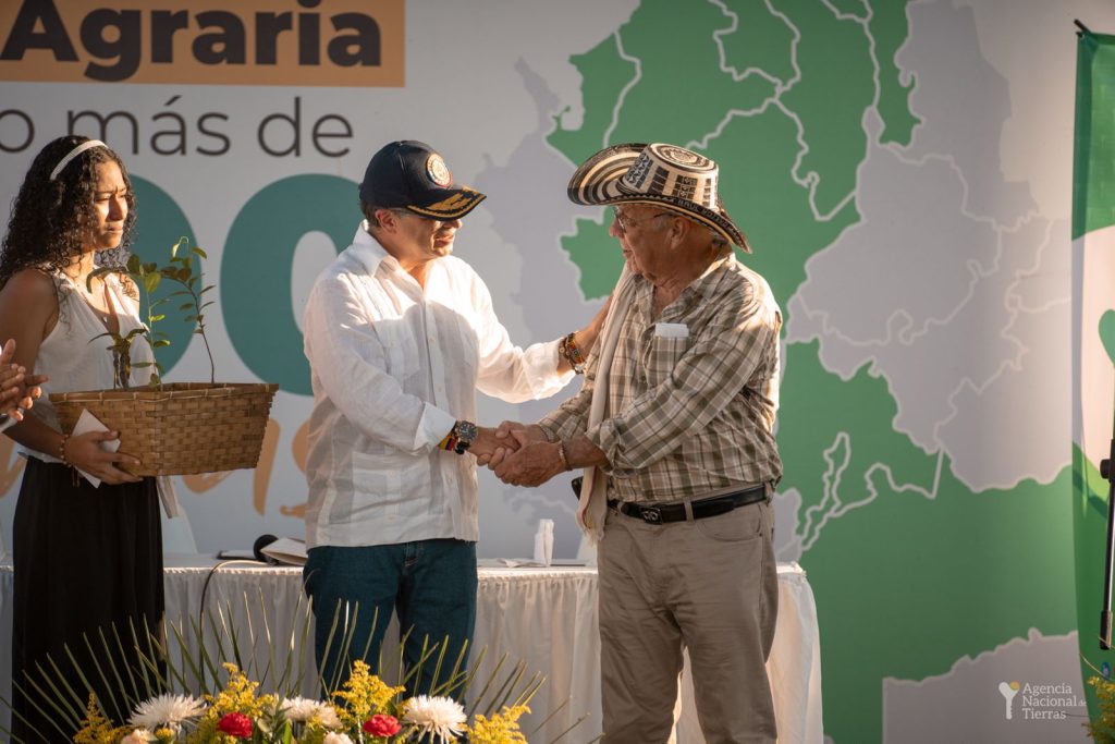 En fiesta del Día del Campesino, 87 familias campesinas de Magdalena recibieron 1.247 hectáreas de tierra 3 WhatsApp Image 2024 06 01 at 8.44.17 PM