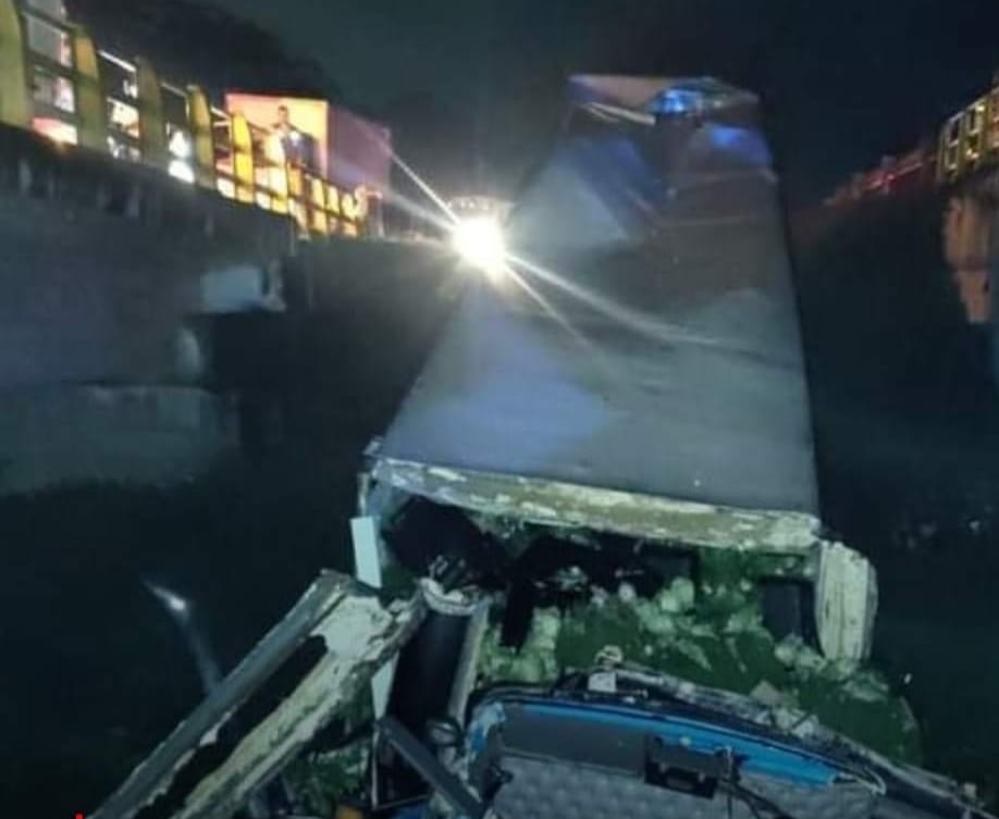 Accidente de tractomula en la variante Sabanalarga-Palmar de Varela deja un fallecido 1 33e341d9 1887 4b9a 90f9 9788c3eb290b