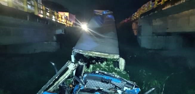 Accidente de tractomula en la variante Sabanalarga-Palmar de Varela deja un fallecido 4 453213426 505841521810836 3477926985419404091 n 2