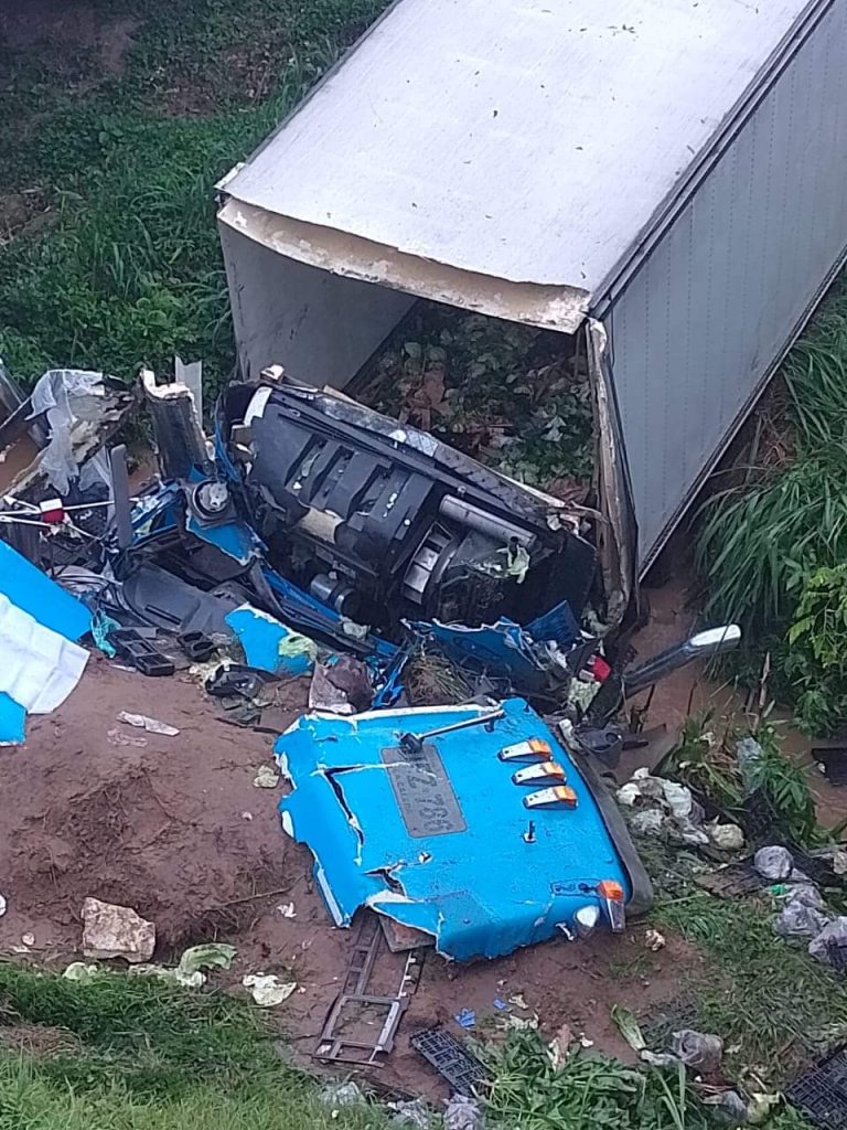 Accidente de tractomula en la variante Sabanalarga-Palmar de Varela deja un fallecido 2 90a8fa08 604c 4aa1 96da 3d5787e5ed85