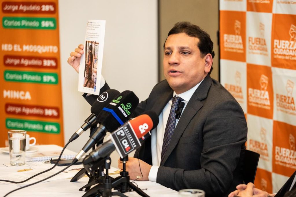Por orquestar el robo de las elecciones: (Presuntos vínculos con parapolítica) Jorge Agudelo denuncia a Carlos Pinedo por concierto para delinquir. Contundente, exfiscal Montealegre lidera el proceso 1 Agudelo demanda a Pinedo ante la Fiscalia General de la Nacion