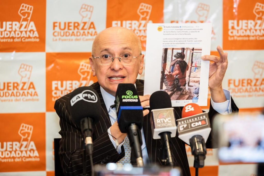 Por orquestar el robo de las elecciones: (Presuntos vínculos con parapolítica) Jorge Agudelo denuncia a Carlos Pinedo por concierto para delinquir. Contundente, exfiscal Montealegre lidera el proceso 2 Demanda a Pinedo