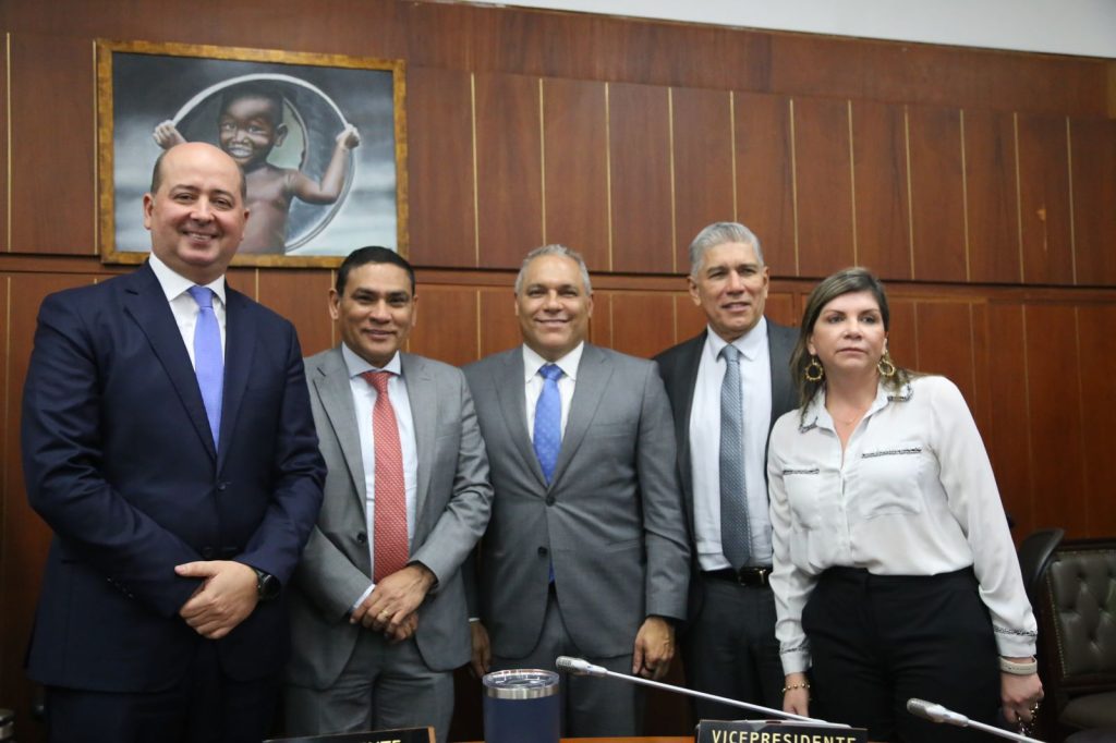 José David Name fue elegido como vicepresidente de la Comisión Quinta del Senado de la República 1 IMG 20240724 WA0015 1 1