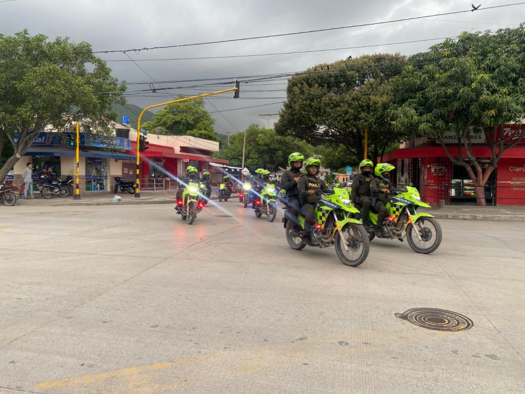 Lluvia no detuvo a la Policía en la toma a los barrios María Eugenia y El Pantano con la 'Caravana de Seguridad' 1 WhatsApp Image 2024 07 05 at 9.56.19 AM 1