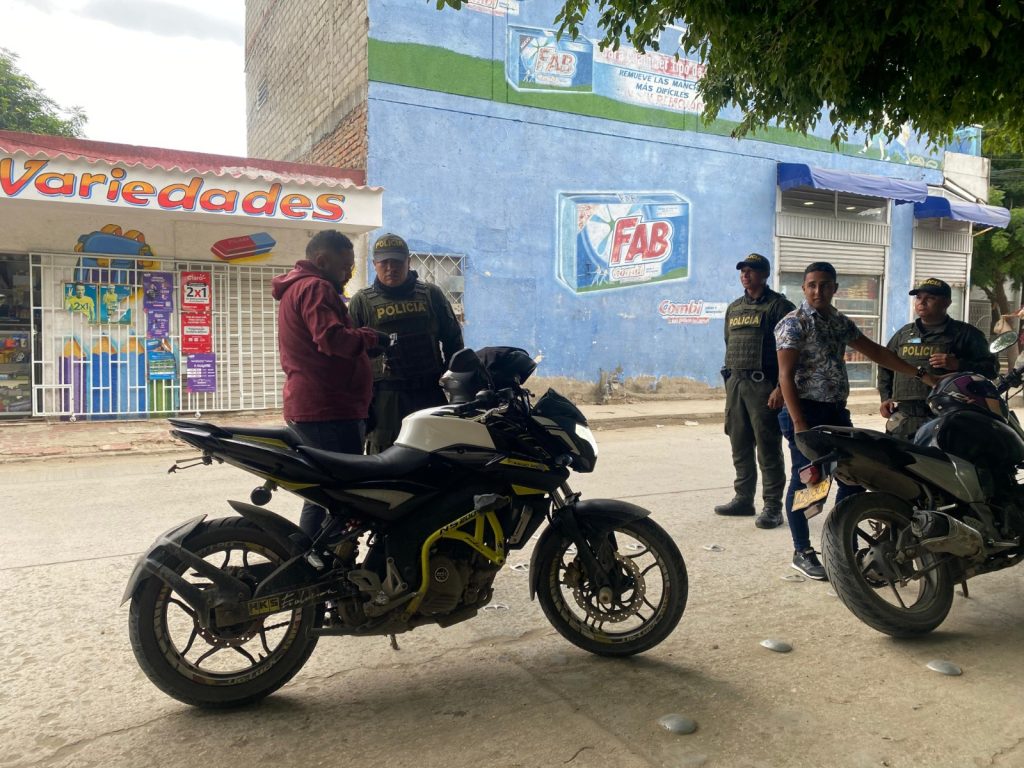 Lluvia no detuvo a la Policía en la toma a los barrios María Eugenia y El Pantano con la 'Caravana de Seguridad' 3 WhatsApp Image 2024 07 05 at 9.56.19 AM 3