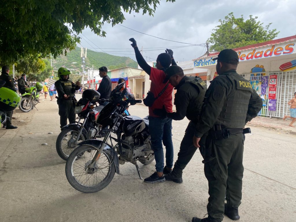 Lluvia no detuvo a la Policía en la toma a los barrios María Eugenia y El Pantano con la 'Caravana de Seguridad' 8 WhatsApp Image 2024 07 05 at 9.56.19 AM 8