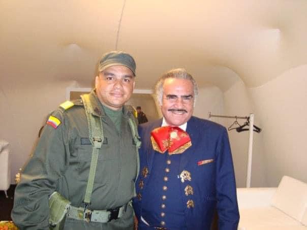 Alexander Ruíz Bertel: Una voz inquebrantable de la Policía Nacional que ha conquistado el mundo 2 5e668eca 294c 4d94 95d3 99bf3bb8ef36