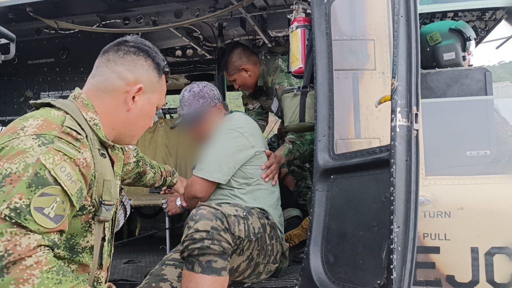 Tras combate, Ejército capturó a tres presuntos integrantes de las Autodefensas Conquistadoras de la Sierra Nevada 3 8c418d06 b714 49ed afb8 4005ddf2a13f
