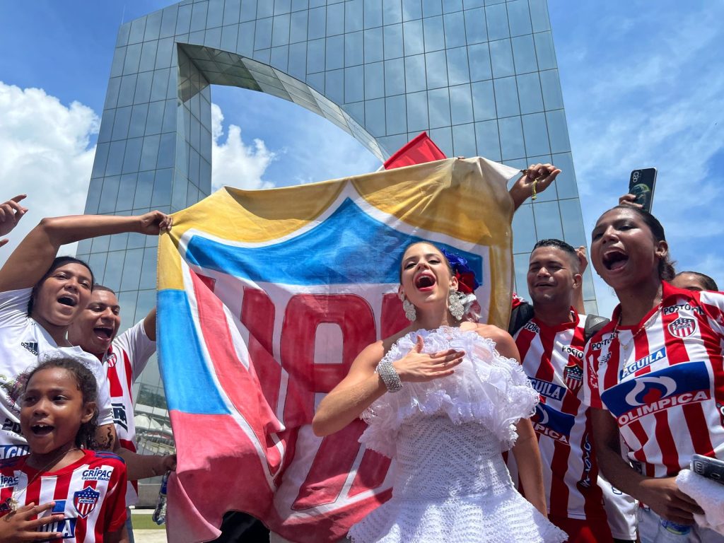 Tatiana Angulo, reina del Carnaval 2025, celebró los 100 años de Junior 2 IMG 20240807 WA0055