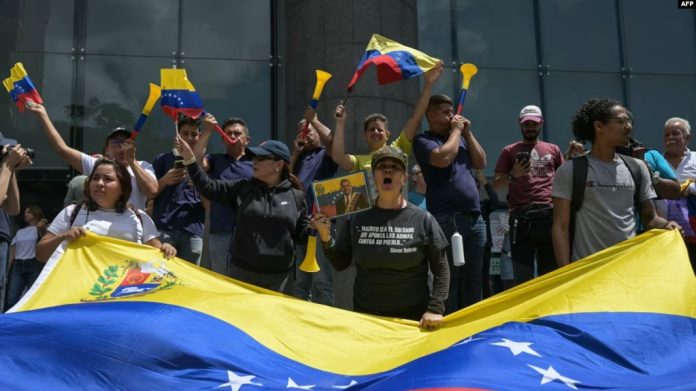 Oposición-y-oficialismo-se-movilizan-en-Venezuela-este-sábado-en-medio-de-tensiones-por-resultados