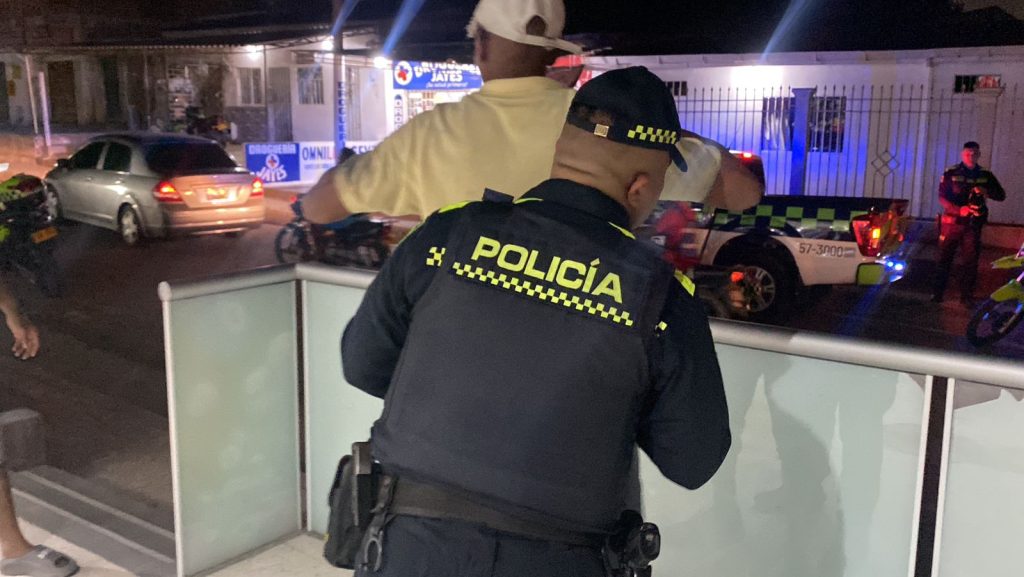 Policía intensifica operativos en el suroccidente de Barranquilla para combatir el delito 1 WhatsApp Image 2024 08 13 at 10.32.32 AM 1