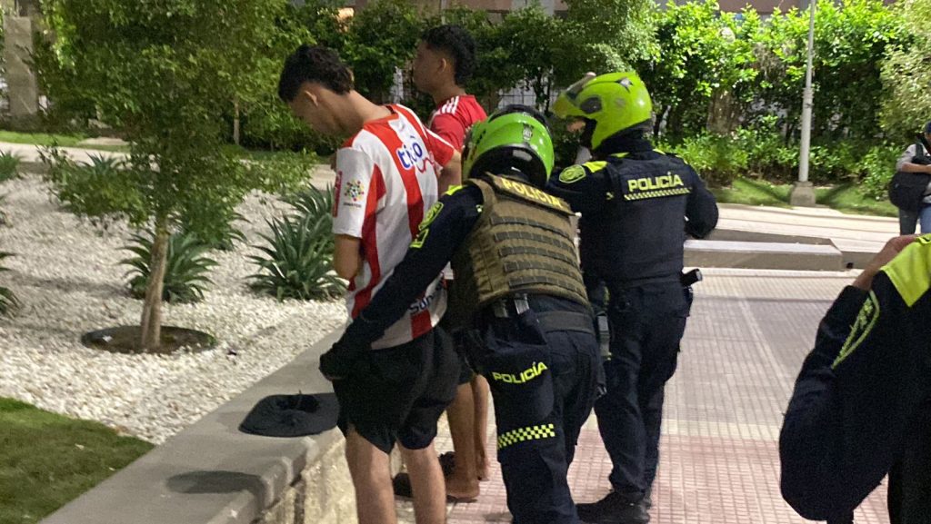 Policía intensifica operativos en el suroccidente de Barranquilla para combatir el delito 4 WhatsApp Image 2024 08 13 at 10.32.33 AM 1