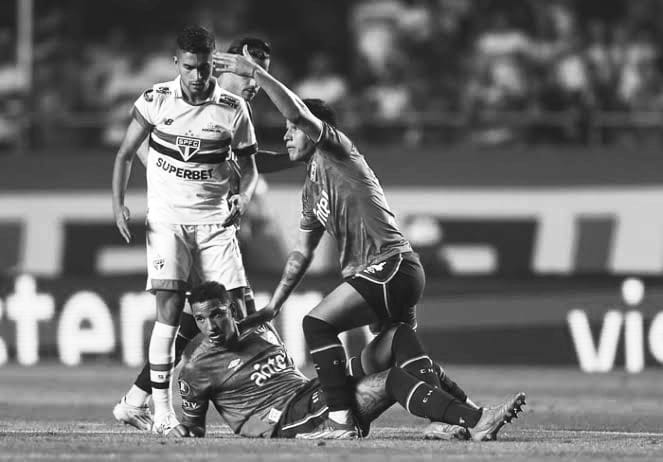Luto en el fútbol mundial, falleció Juan Izquierdo, jugador que se desplomó en pleno partido de Copa Libertadores 1 WhatsApp Image 2024 08 28 at 12.50.24 PM