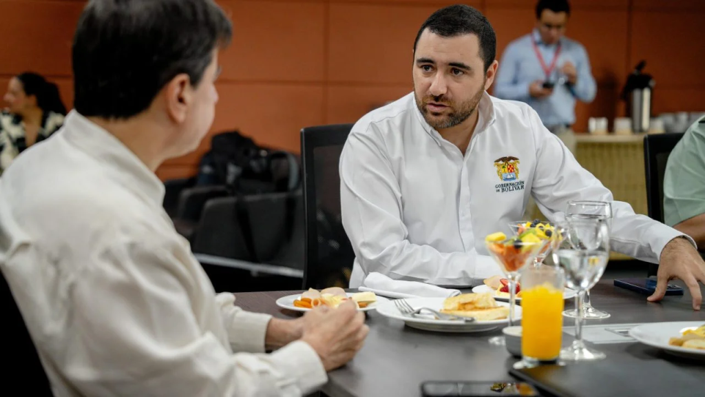 Anuncian nuevas estaciones de Policía en Bolívar para reforzar la seguridad 1 Yamil Arana y Juan Fernando Cristo en Anato scaled qrziay3zuvdbng0xj7bmuu6gnodzhm6yeg5aqv8w80