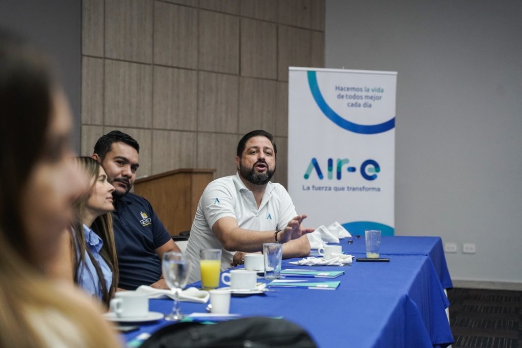 En Barranquilla Air-e ratifica alianzas comerciales con gerentes de la Propiedad Horizontal 1 ba3d9493 6397 408e aa19 dc5b68ab1de9