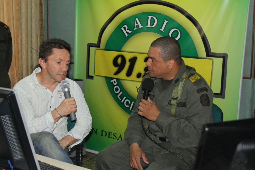 Alexander Ruíz Bertel: Una voz inquebrantable de la Policía Nacional que ha conquistado el mundo 7 c786149e 46fc 485a 8220 fb2dbb4181fb