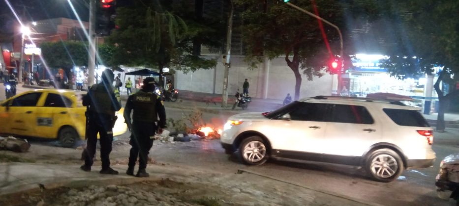 Vías bloqueadas y atracadores haciendo su agosto en segundo día de protestas por falta de energía 2 261a2cc2 ca8a 4d4e 93b9 30835798d82d 933x420 1