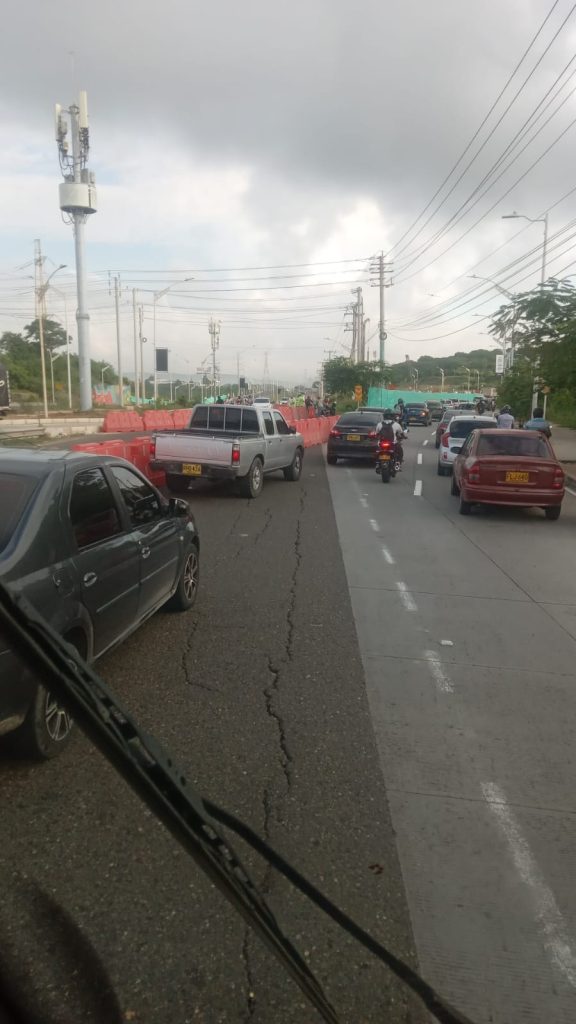 ¡De peor en peor! Trancón monumental en Alameda del Río desafía la paciencia de los Barranquilleros 2 7f4a8ea8 c2cf 4503 beed 191e42e9e95d