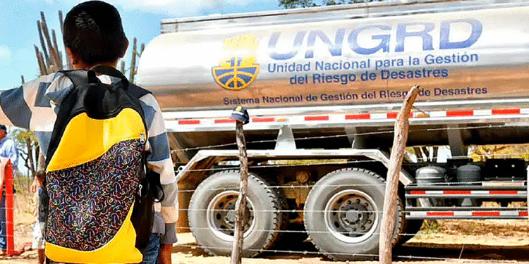 Carrotanques de agua se pudren en La Guajira, mientras comunidades padecen sin el preciado líquido 4 Carrotanques del escandalo de la UNGRD se estan deteriorando en bases militares de La Guajira 750x375 1