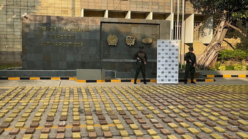 Importante incautación de 2.386 kg de clorhidrato de cocaína en contenedor que provenía de Perú 1 GYGq6v WMAAqypt 1