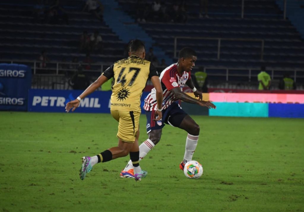 Junior perdió con Águilas en un juego lleno de polémica 10 IMG 20240922 WA1225