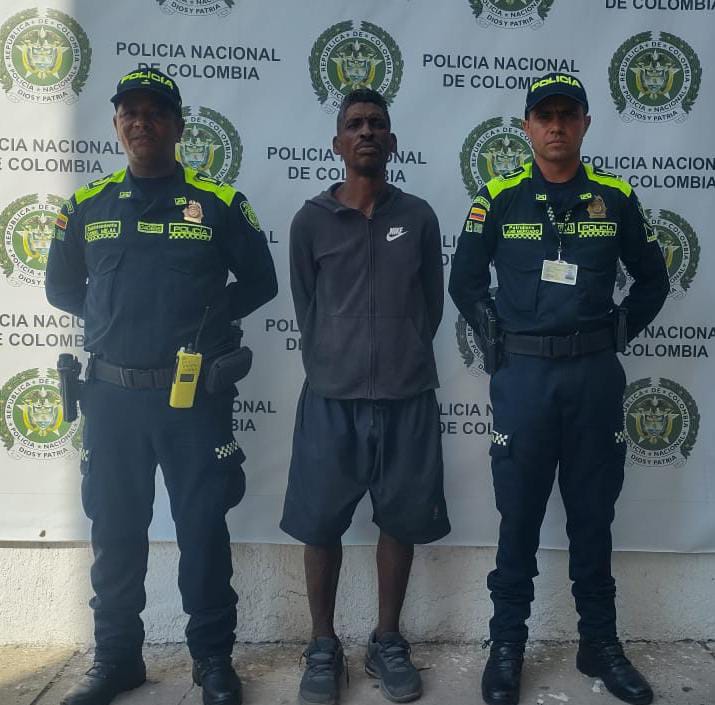 Capturan un hombre en Riohacha con varias dosis de bazuco listos para ser comercializados 1 Imagen de WhatsApp 2024 09 04 a las 08.11.38 29a5a8a6