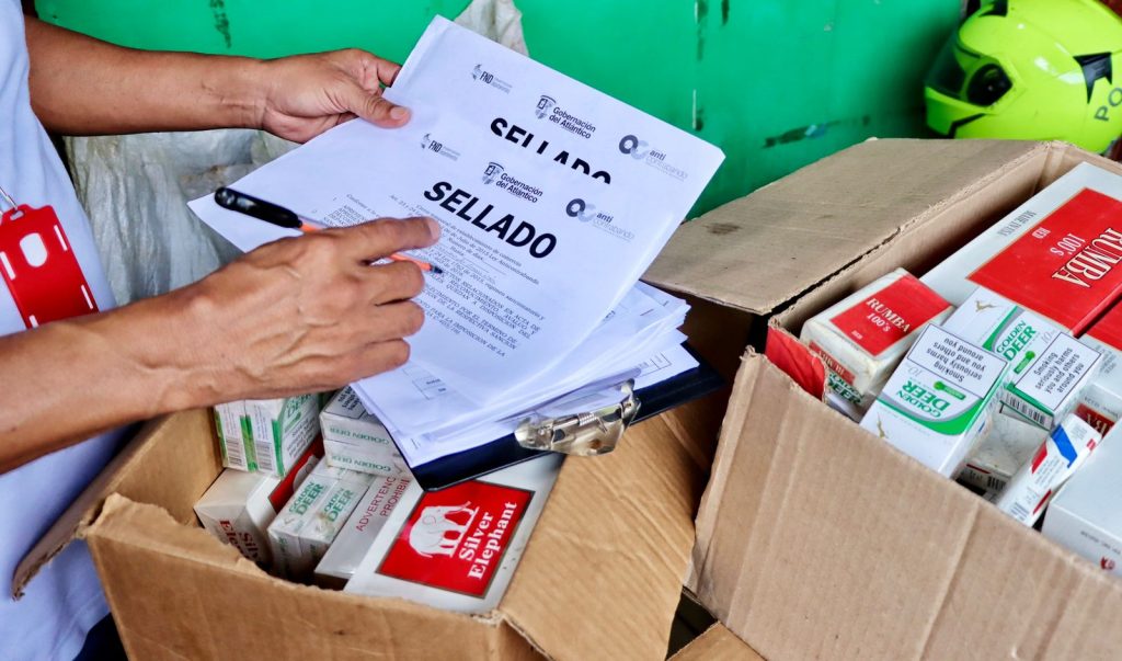 Grupo Anticontrabando del Atlántico decomisó 104 cajas de licor adulterado en ‘El Boliche’ 1 WhatsApp Image 2024 09 11 at 16.13.17 1