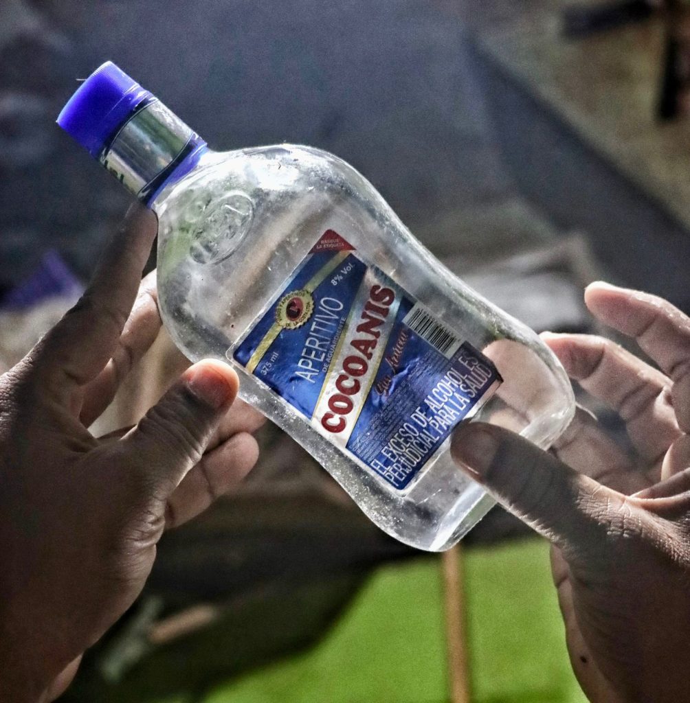 Grupo Anticontrabando del Atlántico decomisó 104 cajas de licor adulterado en ‘El Boliche’ 2 WhatsApp Image 2024 09 11 at 16.13.18
