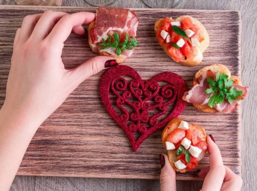 Día del Amor y la Amistad: Una tradición que va del romanticismo a la comercialización 2 WhatsApp Image 2024 09 20 at 10.22.24 PM 1