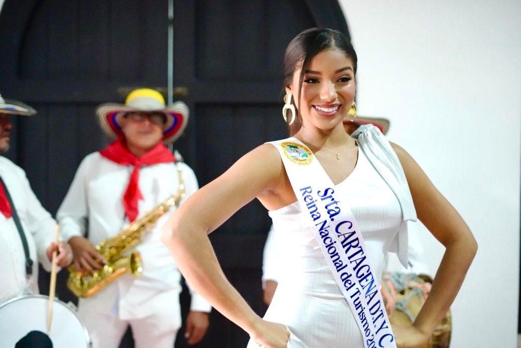 "Cartagena tendrá representantes en diferentes certámenes nacionales y sé que dejarán en alto el nombre de la ciudad": Dumek Turbay, alcalde mayor de Cartagena 3 WhatsApp Image 2024 09 30 at 2.21.39 PM