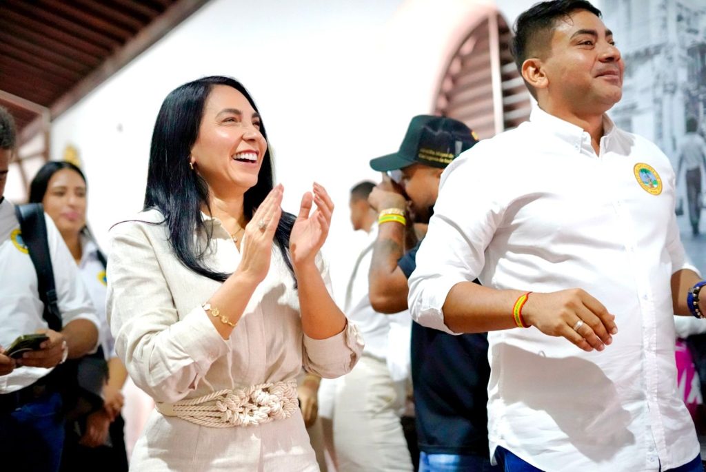 "Cartagena tendrá representantes en diferentes certámenes nacionales y sé que dejarán en alto el nombre de la ciudad": Dumek Turbay, alcalde mayor de Cartagena 2 WhatsApp Image 2024 09 30 at 2.21.39 PM 2