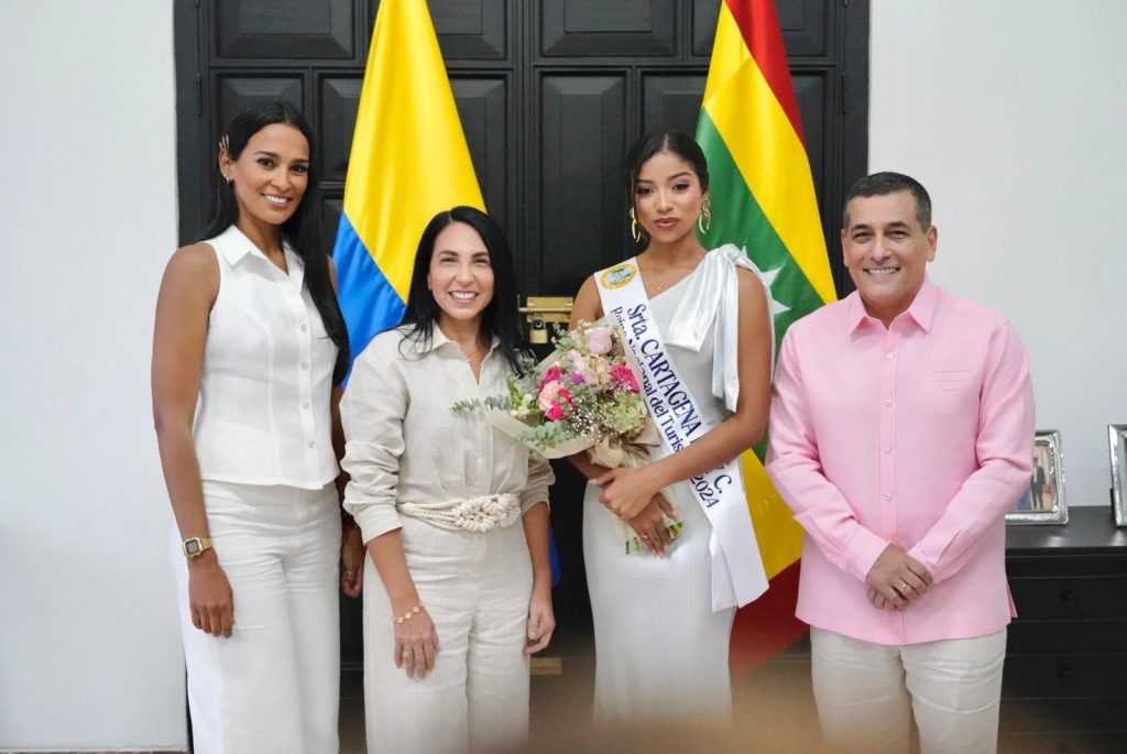 "Cartagena tendrá representantes en diferentes certámenes nacionales y sé que dejarán en alto el nombre de la ciudad": Dumek Turbay, alcalde mayor de Cartagena 6 WhatsApp Image 2024 09 30 at 2.21.40 PM