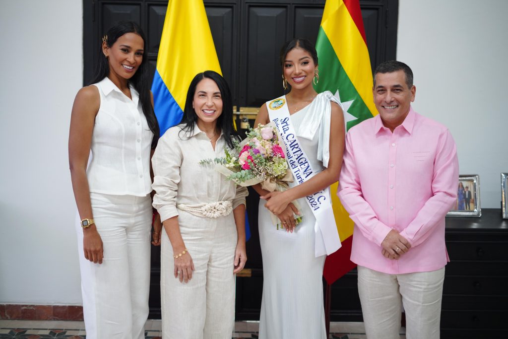 "Cartagena tendrá representantes en diferentes certámenes nacionales y sé que dejarán en alto el nombre de la ciudad": Dumek Turbay, alcalde mayor de Cartagena 12 WhatsApp Image 2024 09 30 at 2.21.42 PM