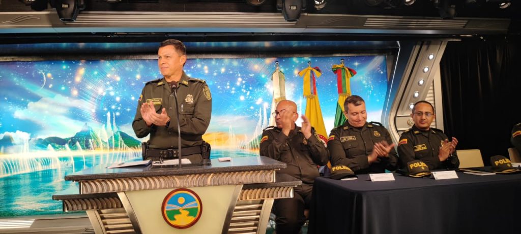 El Crucero Freewinds y la Policía de Bolívar en un viaje de honor y compromiso 2 d3d5f4fc d4ee 420c 980e 2d725ff83574